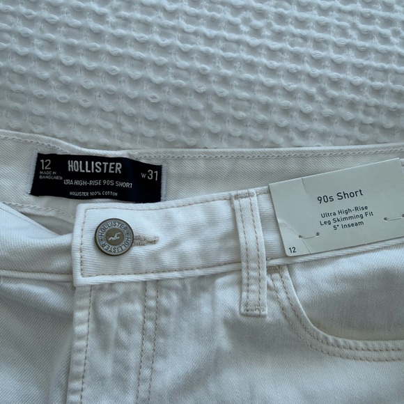 Hollister Cream Jean Shorts - Picture 3 of 3